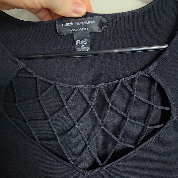 Cable and Gauge Women's Plus Siize Black Long Sleeve Blouse/Top - Picture 2 of 3